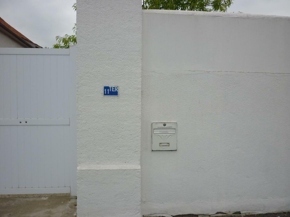 Apartment Gwendoline Amboise Exterior photo